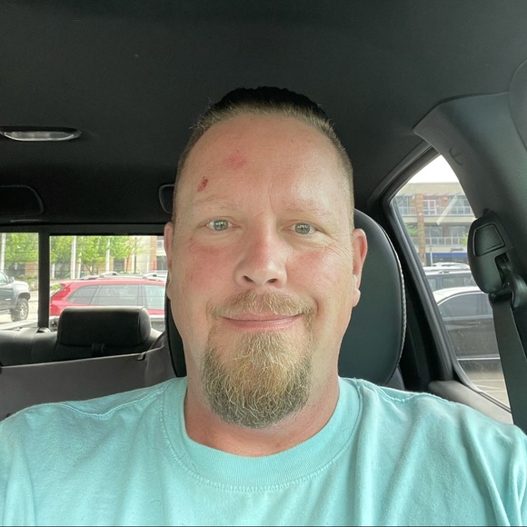 Meet your Posher, Chris - Picture 1 of 1